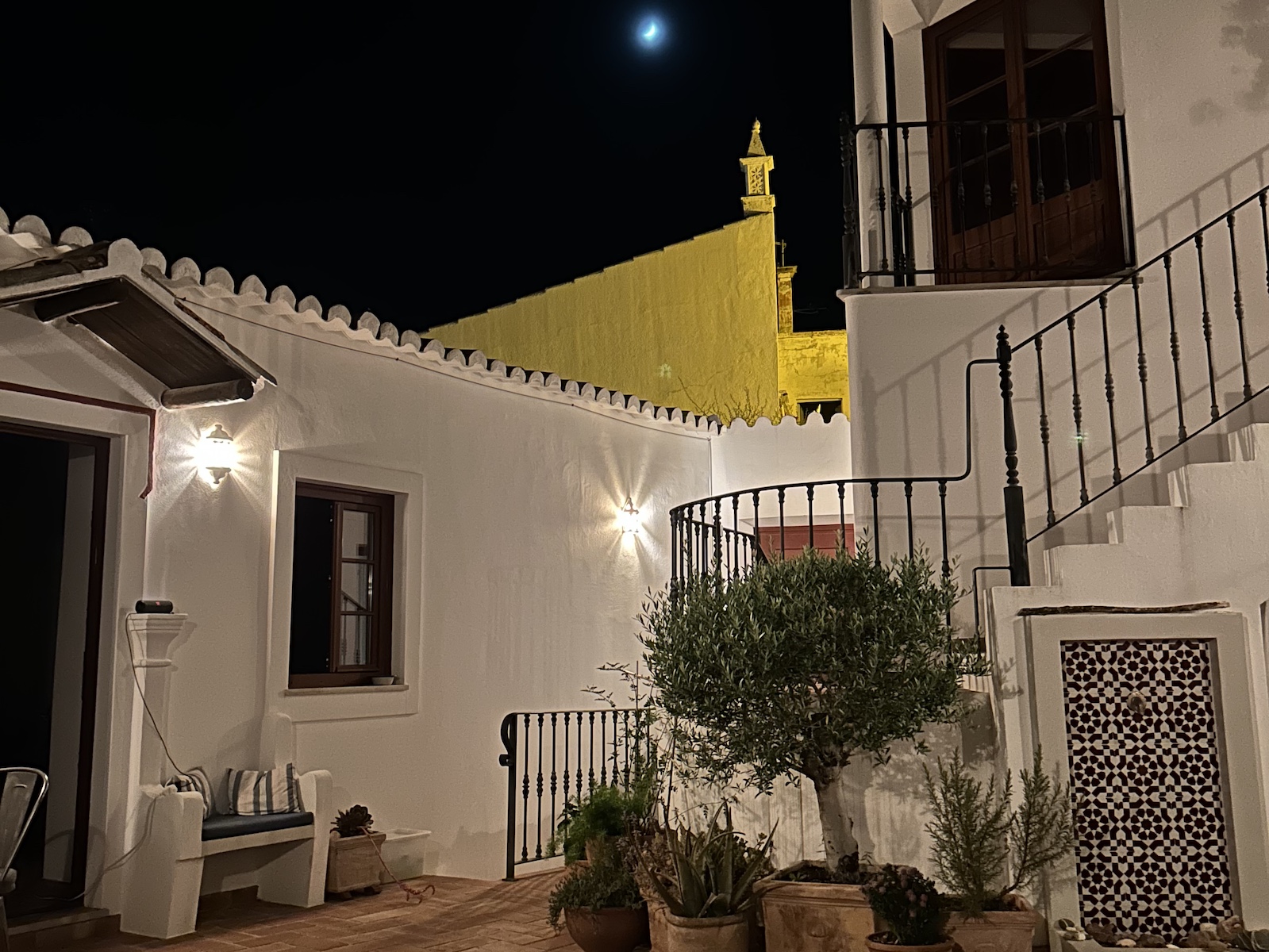 Casa d’Alte Patio view by night