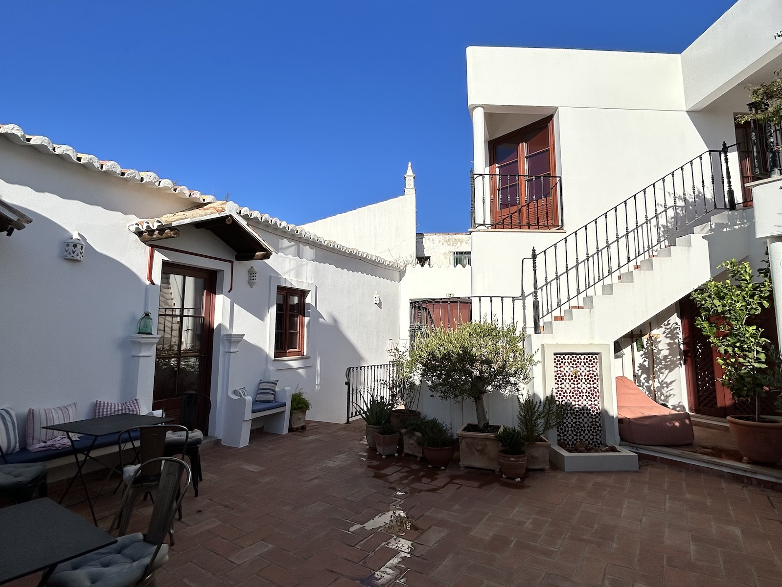 Courtyard-Casa-Alte